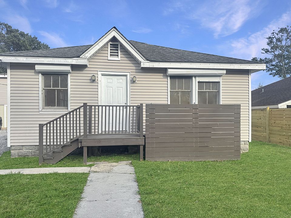1st image of 413 Pailet Ave