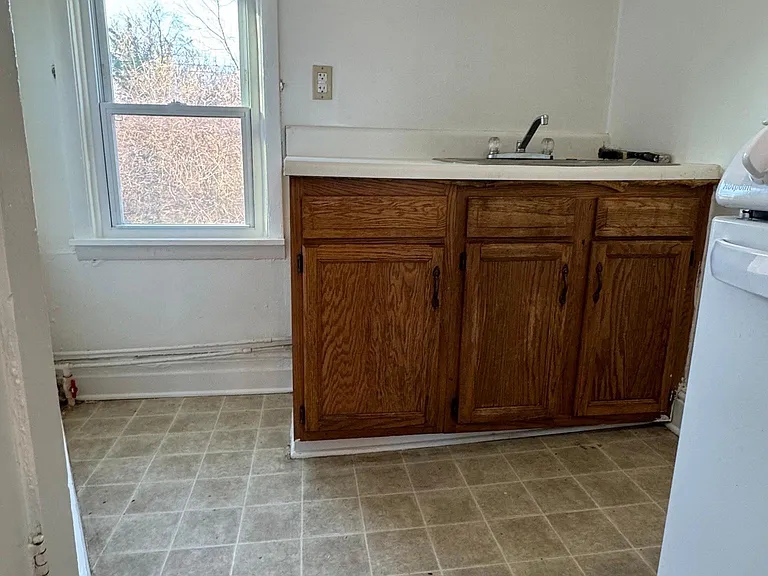 308 Delaware Ave #2 — Photo 2