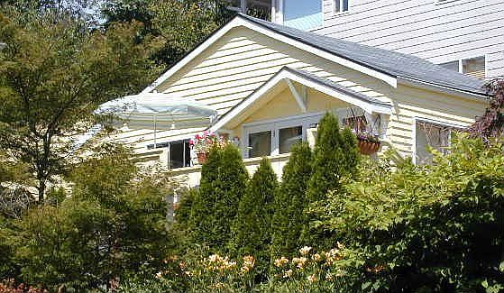 Charming cottage in West Seattle