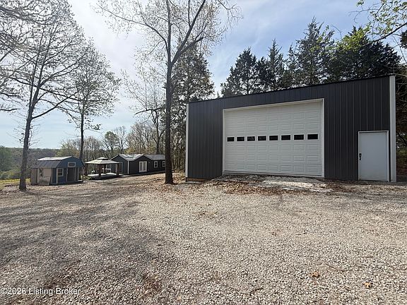2nd image of 498 Shores Rd