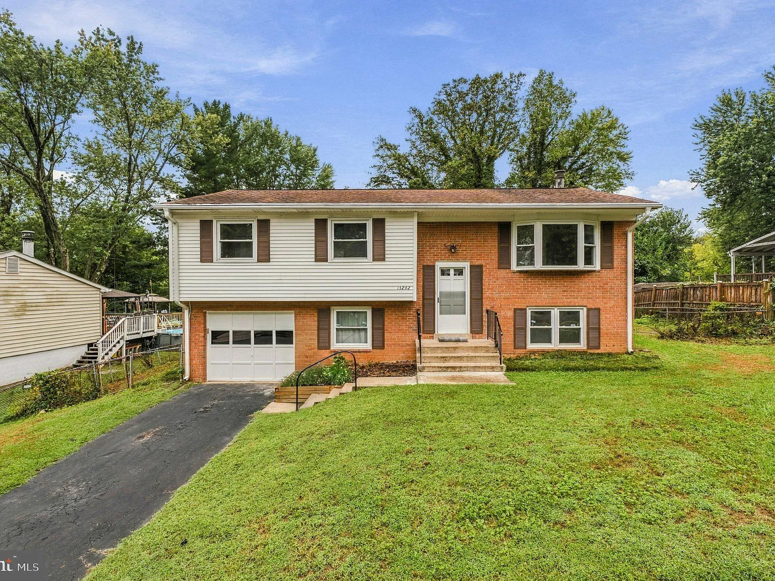 4 bed, 3.0 bath, 1902 sqft, $2,800 — Photo 1
