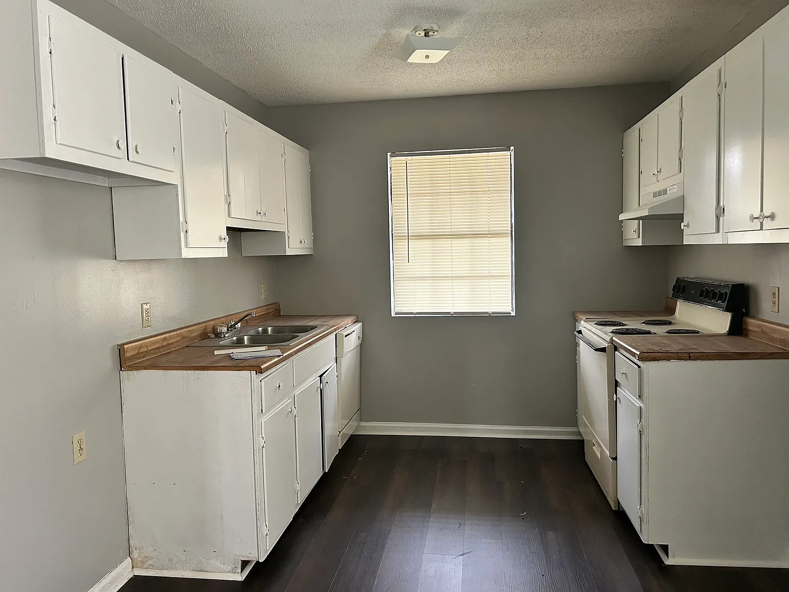 2710 South Taft Street - 7 — Photo 3