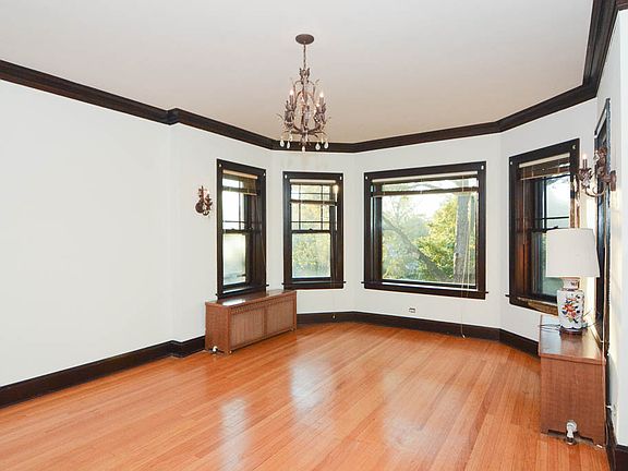 5th image of 5446 W Berteau Ave #2
