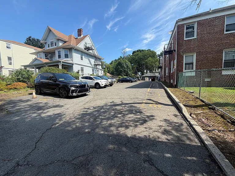 192 Park St #B2 — Photo 13