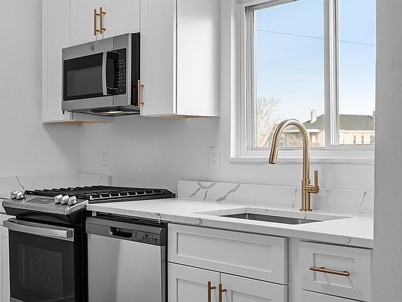 2nd image of 54 Bonair St #5