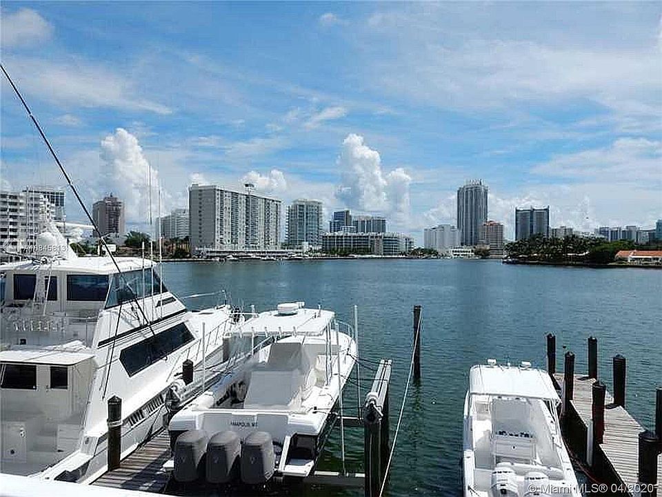 1st image of 900 Bay Dr APT 1009