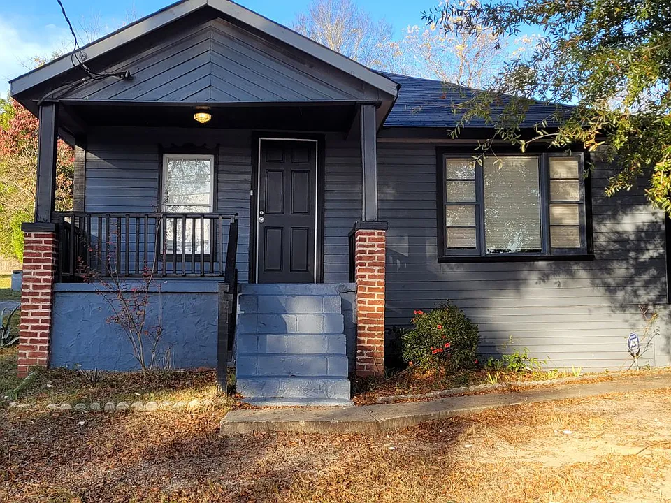 411 Pinecrest Dr