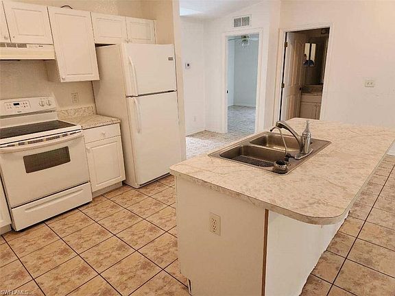 4th image of 3844 Hillandale St