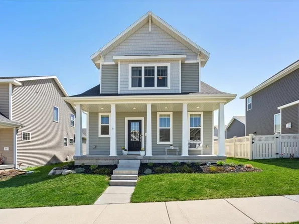 221 Sunshine Ln, Verona, WI 53593