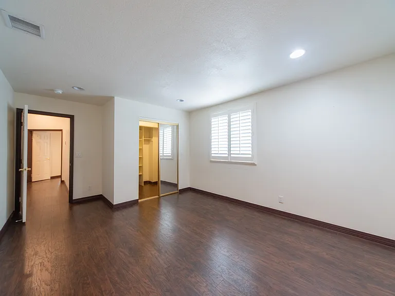 218 E Newman Ave — Photo 22