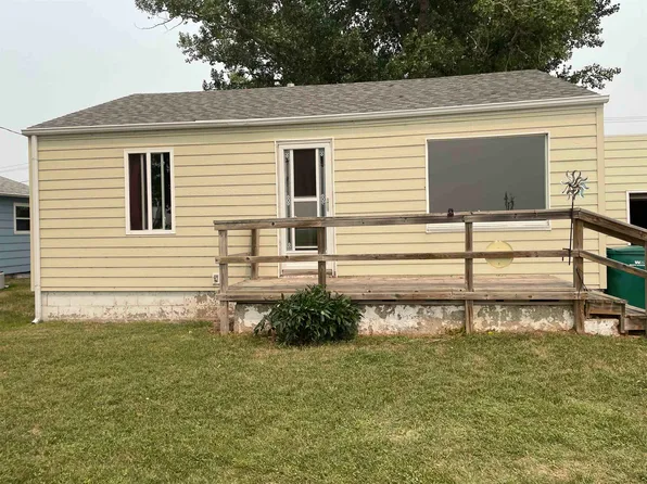 175 Railway Ave W, Westhope, ND 58793