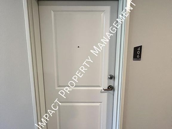 2nd image of 2401 Lake Dr Unit 406