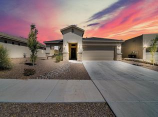 860 Cedar Park Ave, Sunland Park, NM 88063