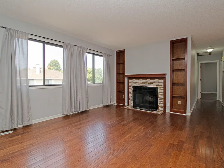 7626 Wedgewood Ct N — Photo 3