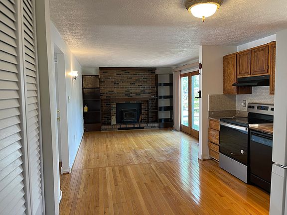 5th image of 19043 Jamieson Dr