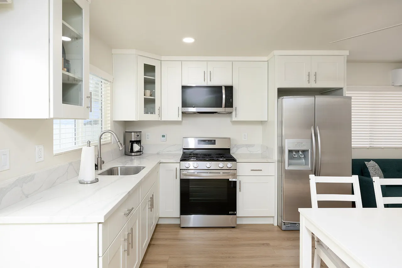 2 bed, $3,400 — Photo 3