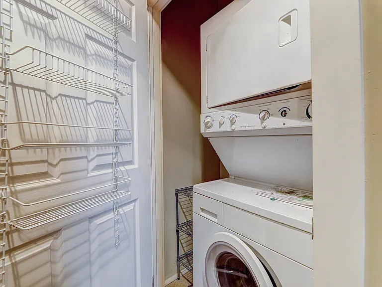 1724 Fleet St — Photo 23