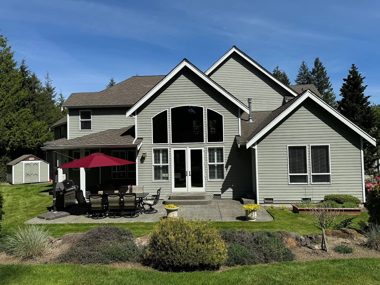 4 bed, 4240 sqft, $9,900 — Photo 3