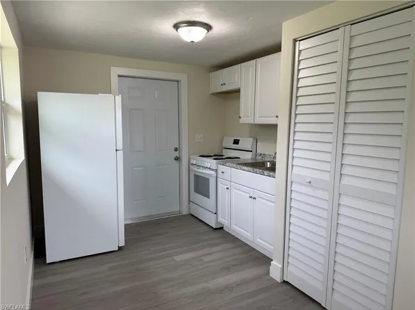 5314 Gilchrist St, Naples, FL 34113
