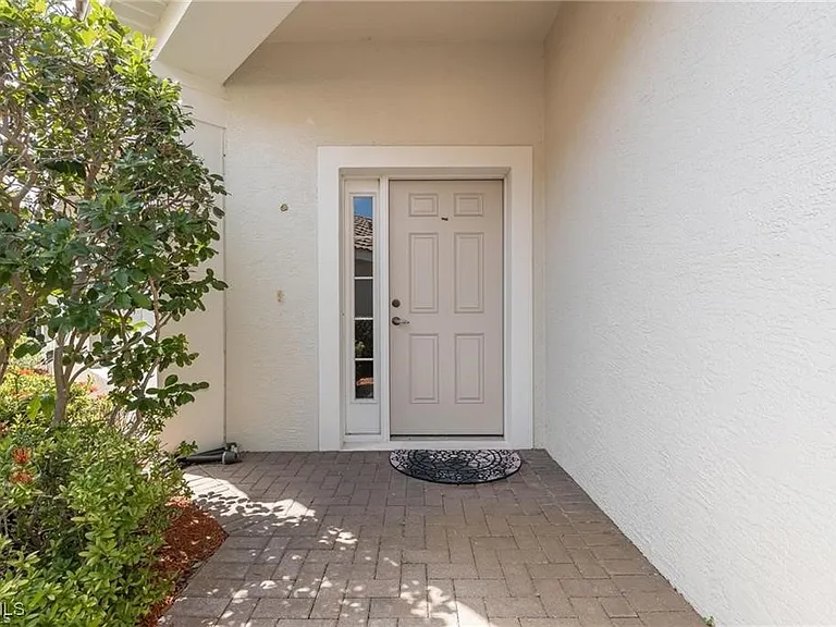 10074 Oakhurst Way — Photo 2