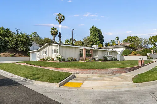 16229 Janine Dr Photo 1