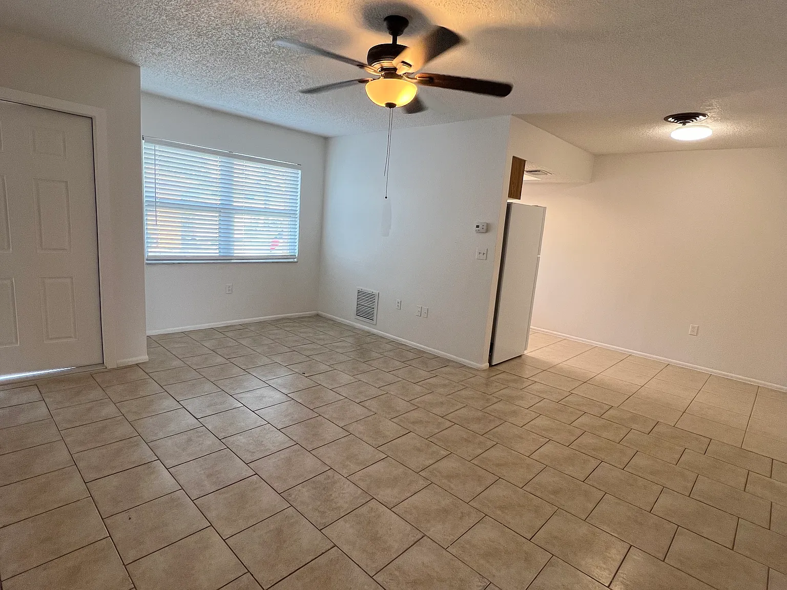 1 bed, 640 sqft, $1,190 — Photo 2