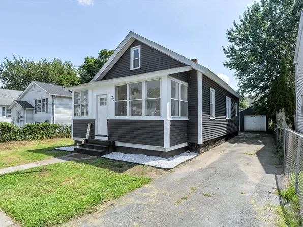 25 Victoria St, Springfield, MA 01104