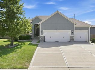 1713 SW Merryman Dr, Lees Summit, MO 64082