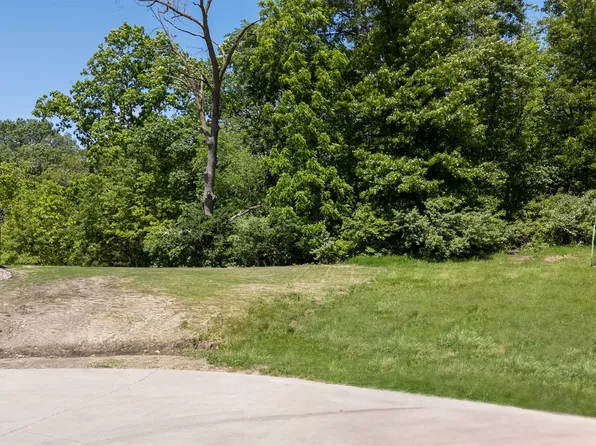 5640 Arbor Creek Ct, Pleasant Hill, IA 50327