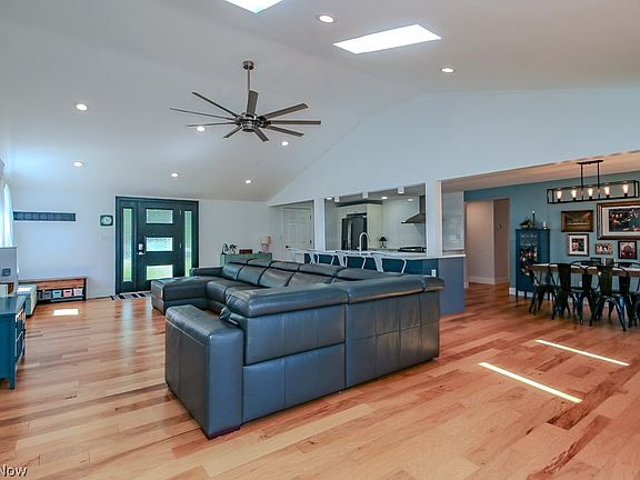 3rd image of 9365 Forsythe Ln