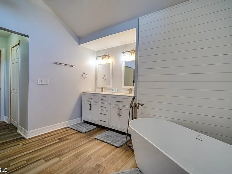 8831 Banyan Cove Cir — Photo 17