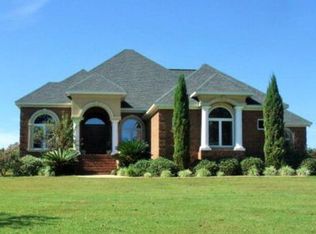 187 Ridge Dr, Headland, AL 36345