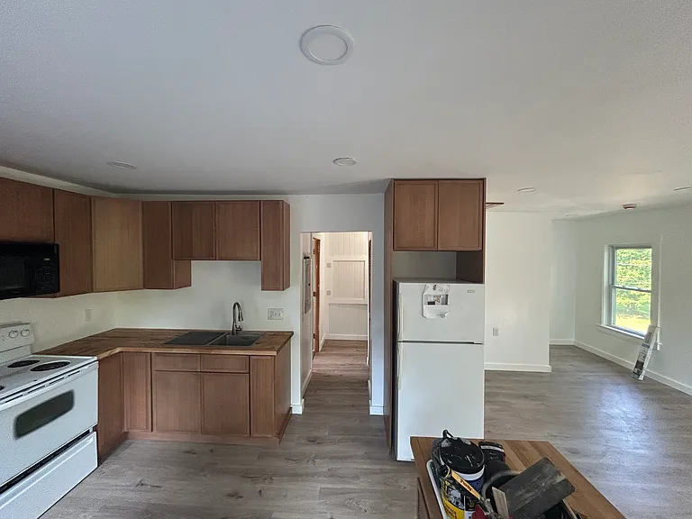 7 Pleasant St #B — Photo 14