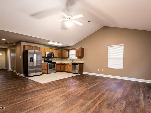 3rd image of 3211 Thomas Hill Way
