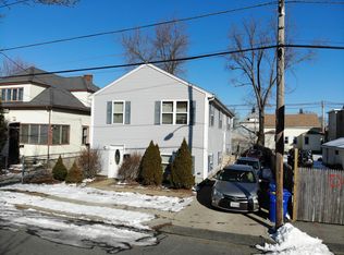 17 Coggeshall St, Providence, RI 02908