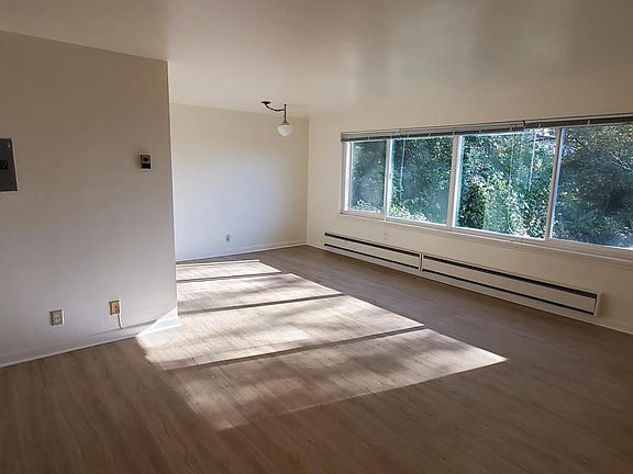 4th image of 1400 Queen Anne Ave N APT 304