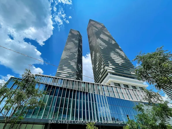 138 Downes St #806, Toronto, ON M5E 0E4