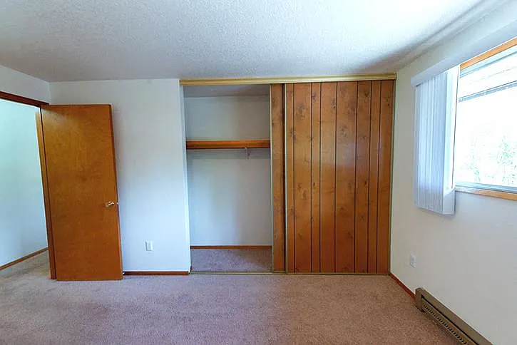 Royal Oaks Apartments — Photo 21