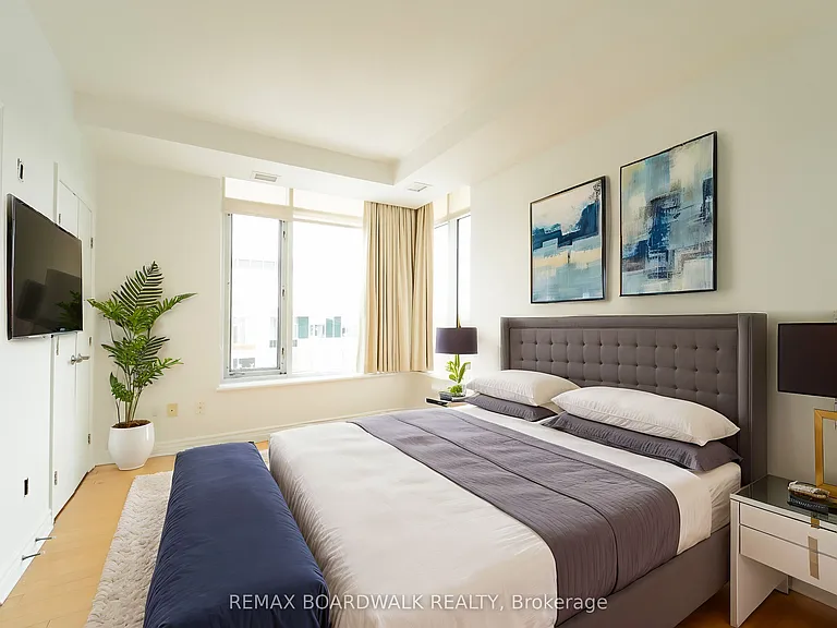 401 Golden Ave #1005 — Photo 14