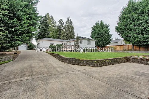 4114 NE 56th St Photo 1