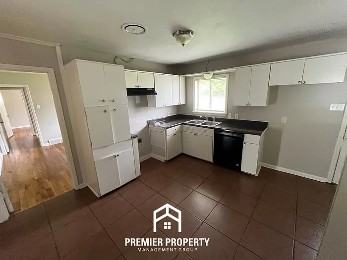 3391 Boxdale St — Photo 6