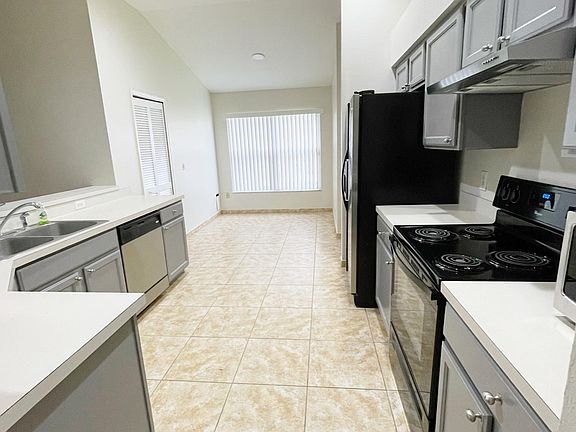 4th image of 2622 Brittany Ln