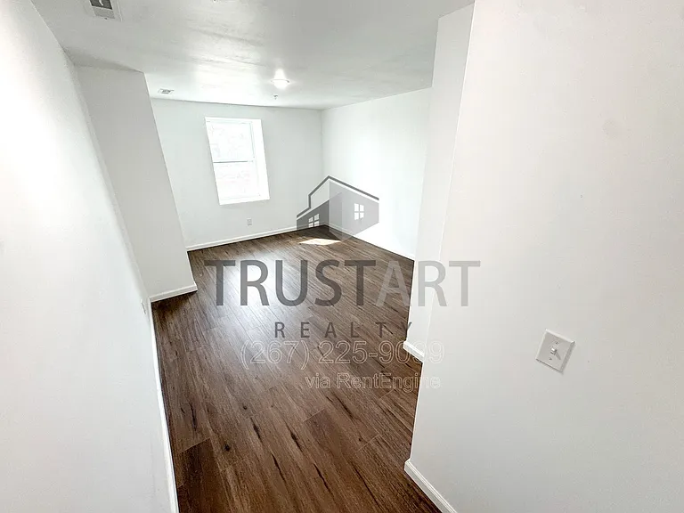 2317 N 15th St #4 — Photo 7