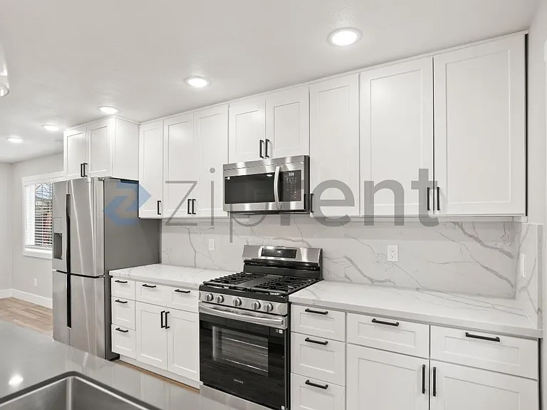 42740 Jefferson St — Photo 11