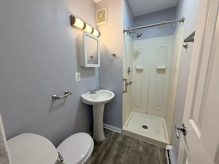 47 Huguenot St #1 — Photo 6