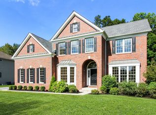 8 Holly Cres, East Fishkill, NY 12533