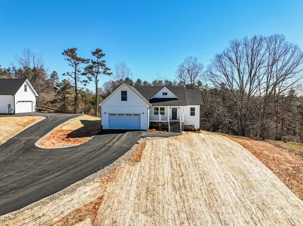 38 Little Oak Rd, Leicester, NC 28748