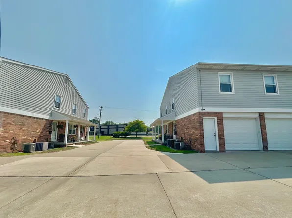 31657 Couchez St, Saint Clair Shores, MI 48082