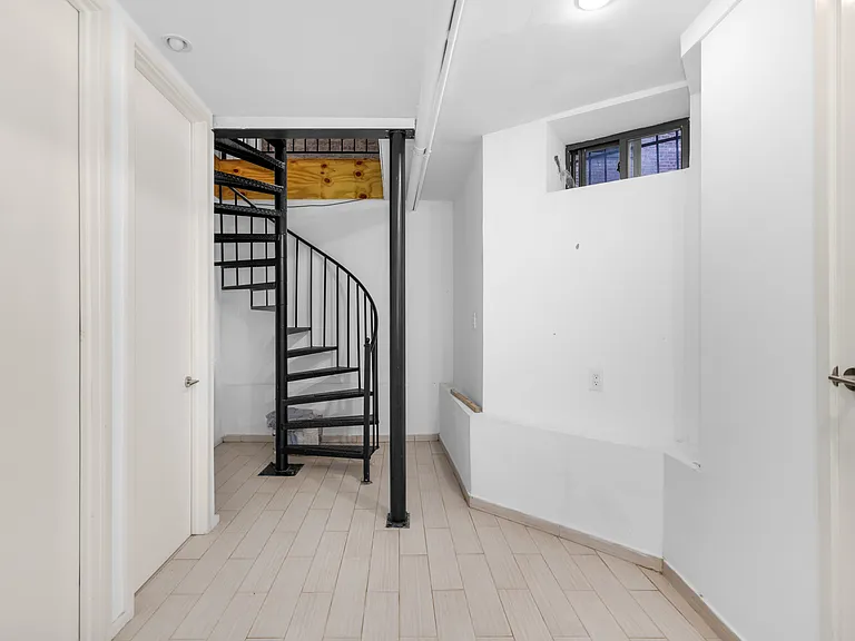 248 Bainbridge St #2 — Photo 8