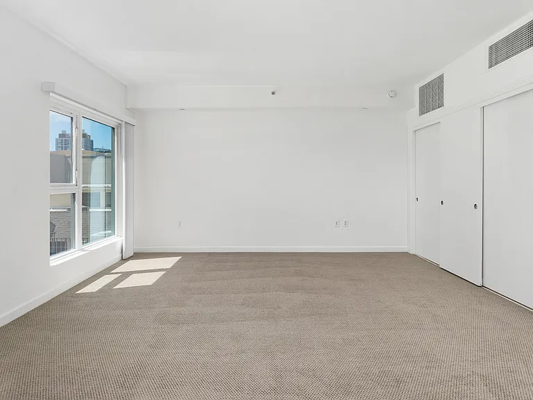 550 15th St #401 — Photo 17